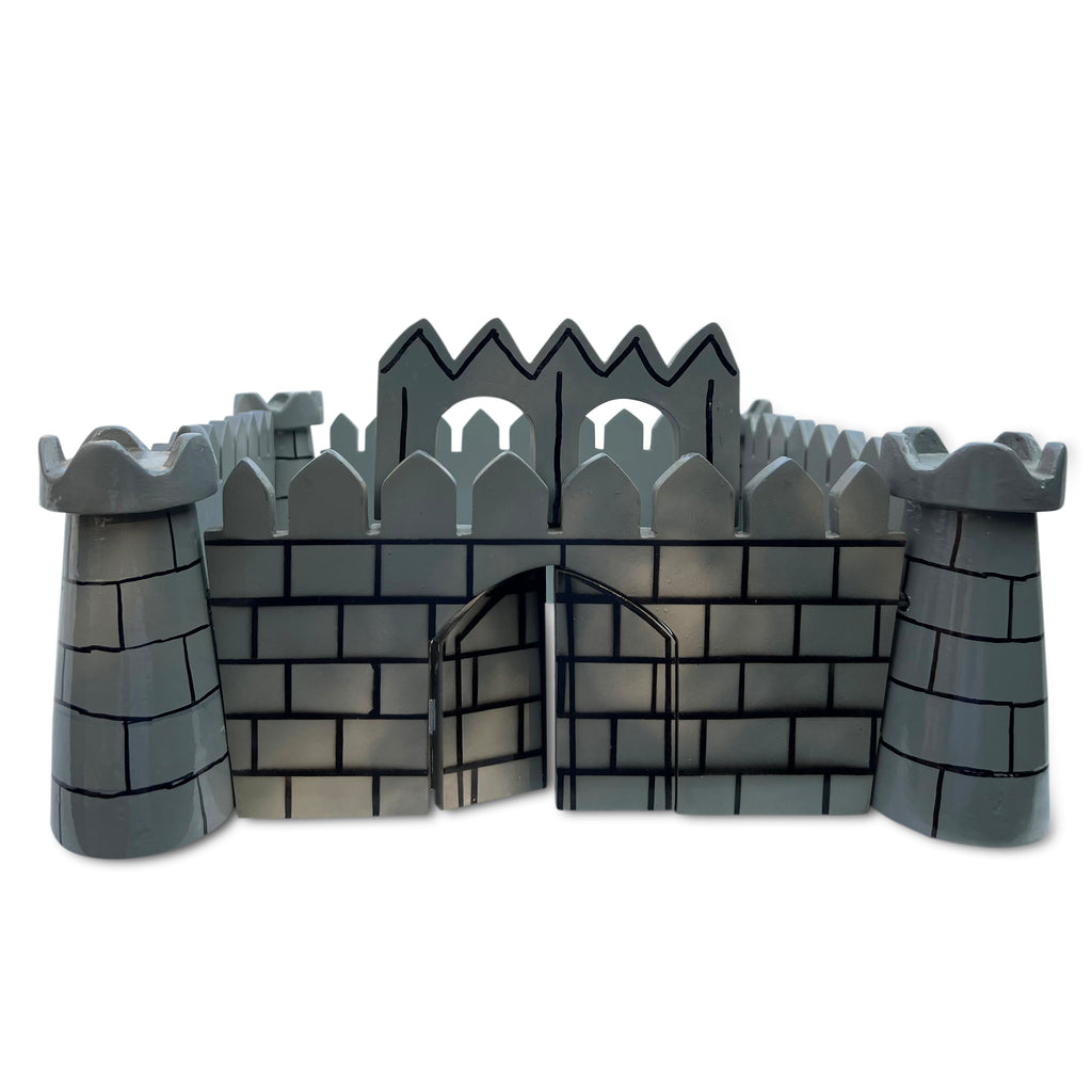 Folding fort walls and gate, front view without flag