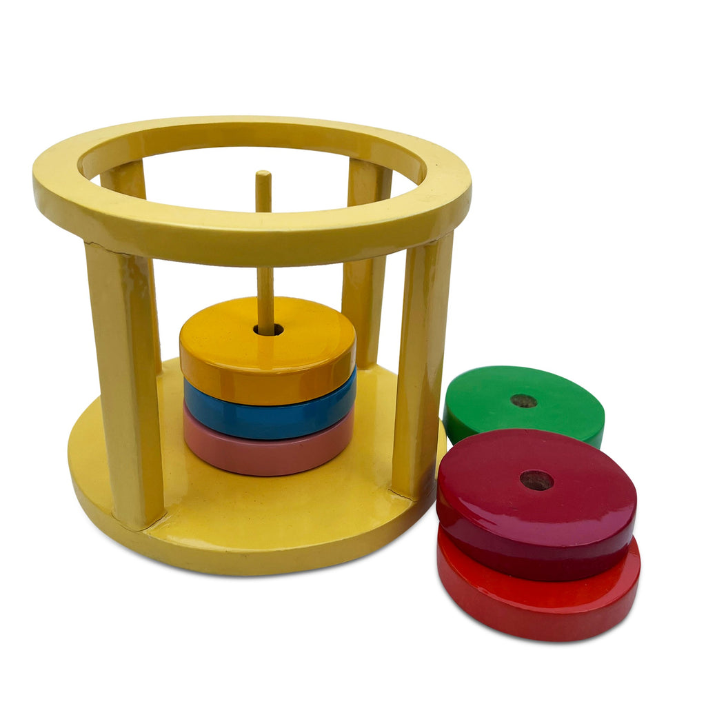Pyramid Well frame with green and red discs beside it